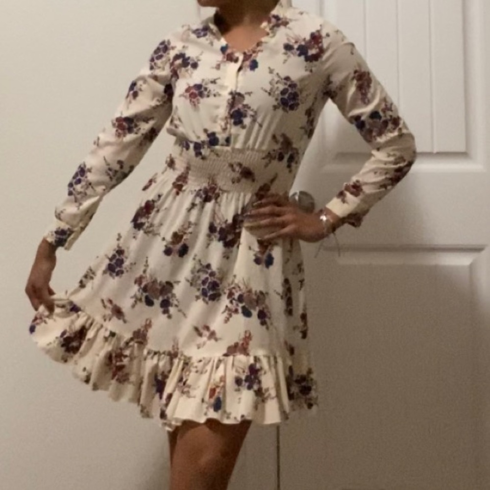 MIDI long sleeve dress flared at the bottom